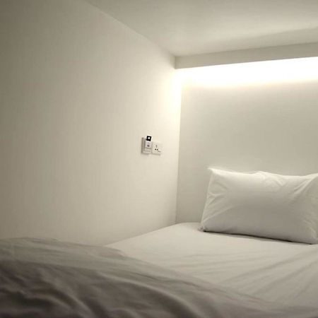 בנגקוק 3 Howw Hostel At Sukhumvit 21 מראה חיצוני תמונה