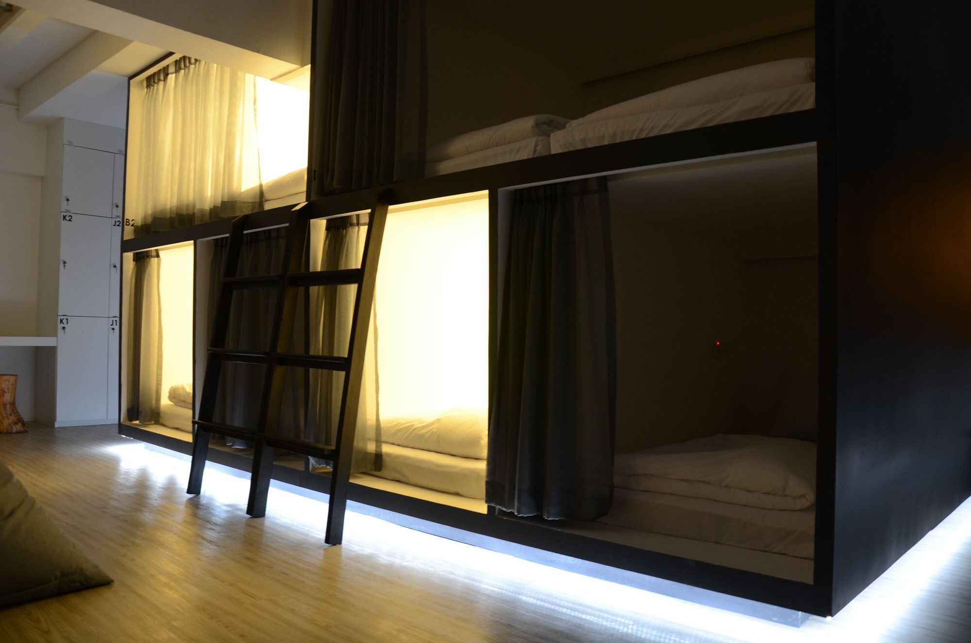 בנגקוק 3 Howw Hostel At Sukhumvit 21 מראה חיצוני תמונה