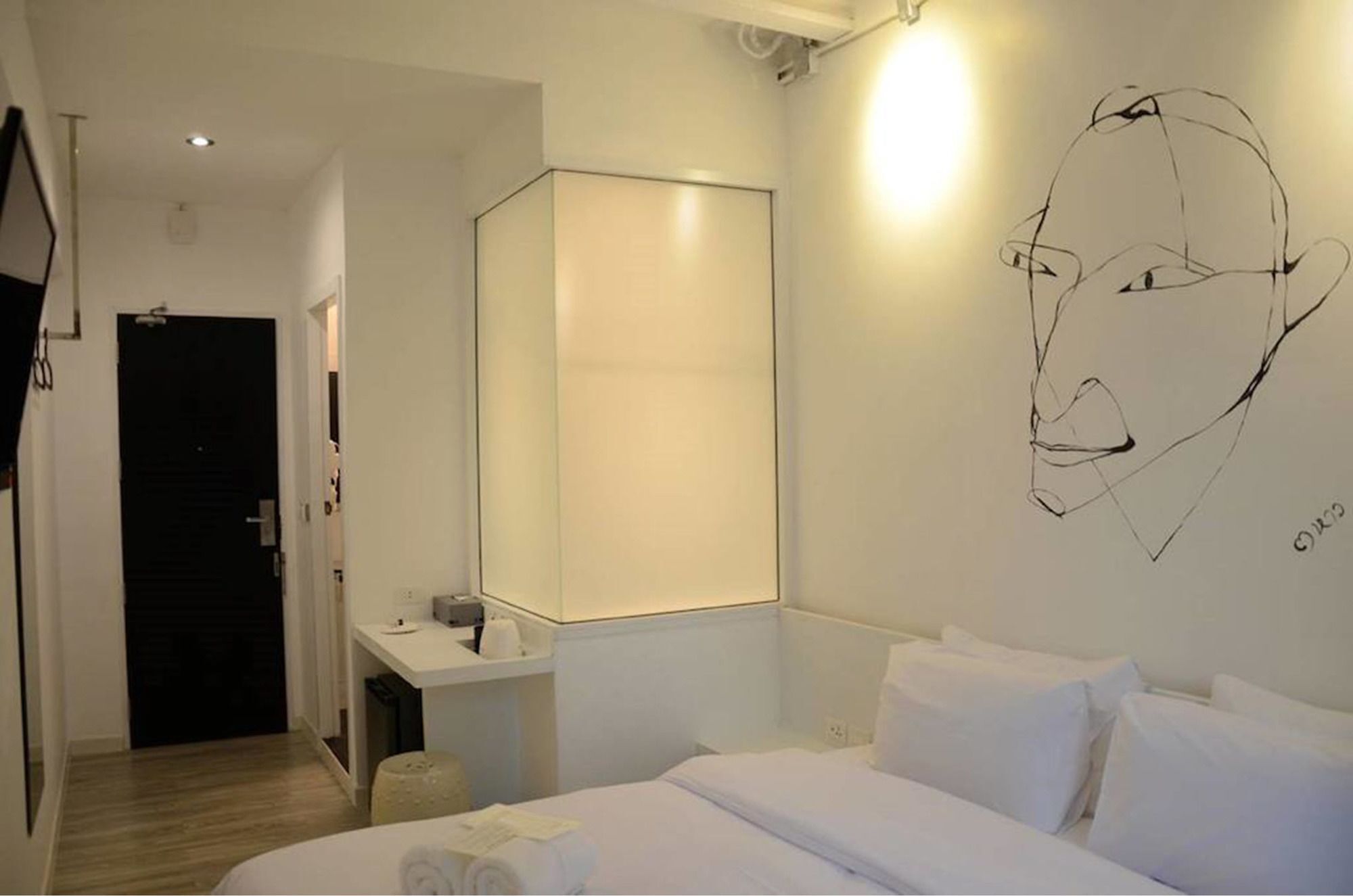 בנגקוק 3 Howw Hostel At Sukhumvit 21 מראה חיצוני תמונה