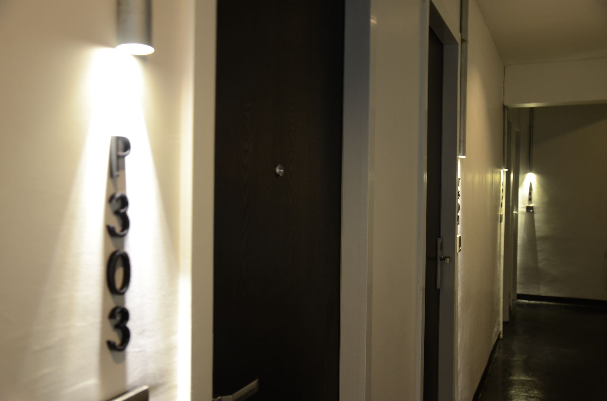 בנגקוק 3 Howw Hostel At Sukhumvit 21 מראה חיצוני תמונה