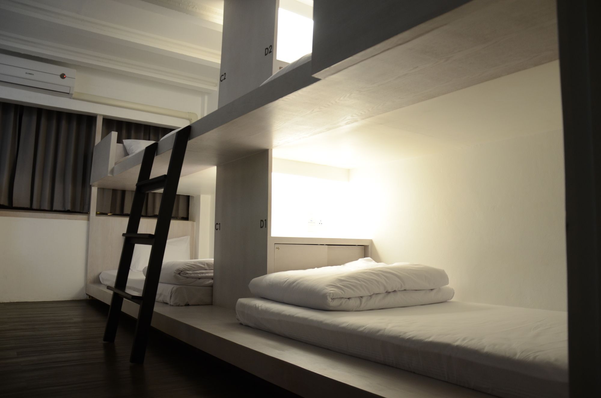 בנגקוק 3 Howw Hostel At Sukhumvit 21 מראה חיצוני תמונה